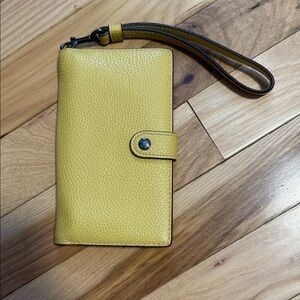 Chic Yellow Wristlet Wallet Coach